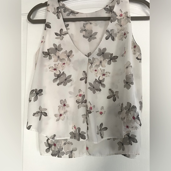 Philosophy Floral Sleeveless Top - Picture 2 of 5